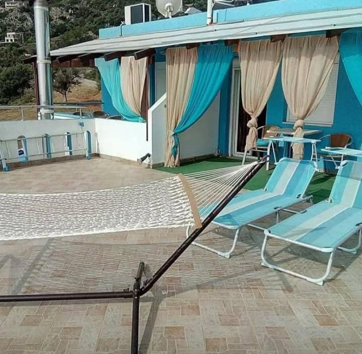 Delfini Aparthotel Akhladheri Bagian luar foto